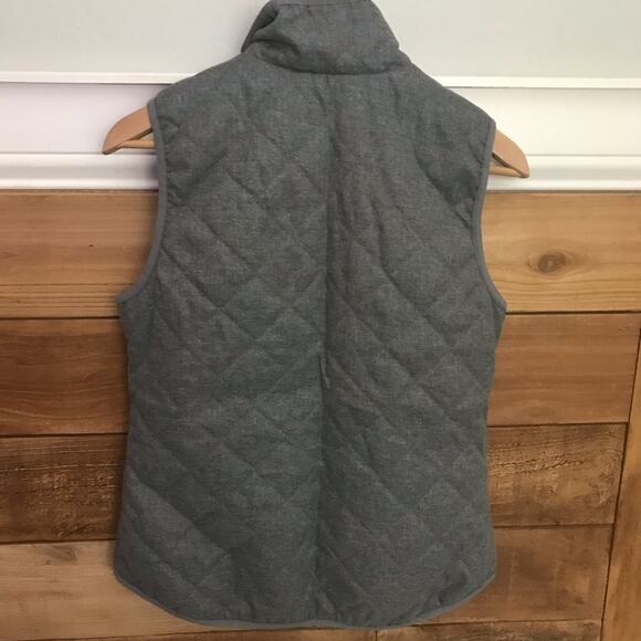 Old Navy Gray Quilted Vest - Picture 3 of 7